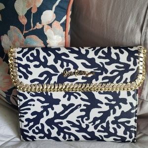 Lilly Pulitzer iPad case- Navy and White